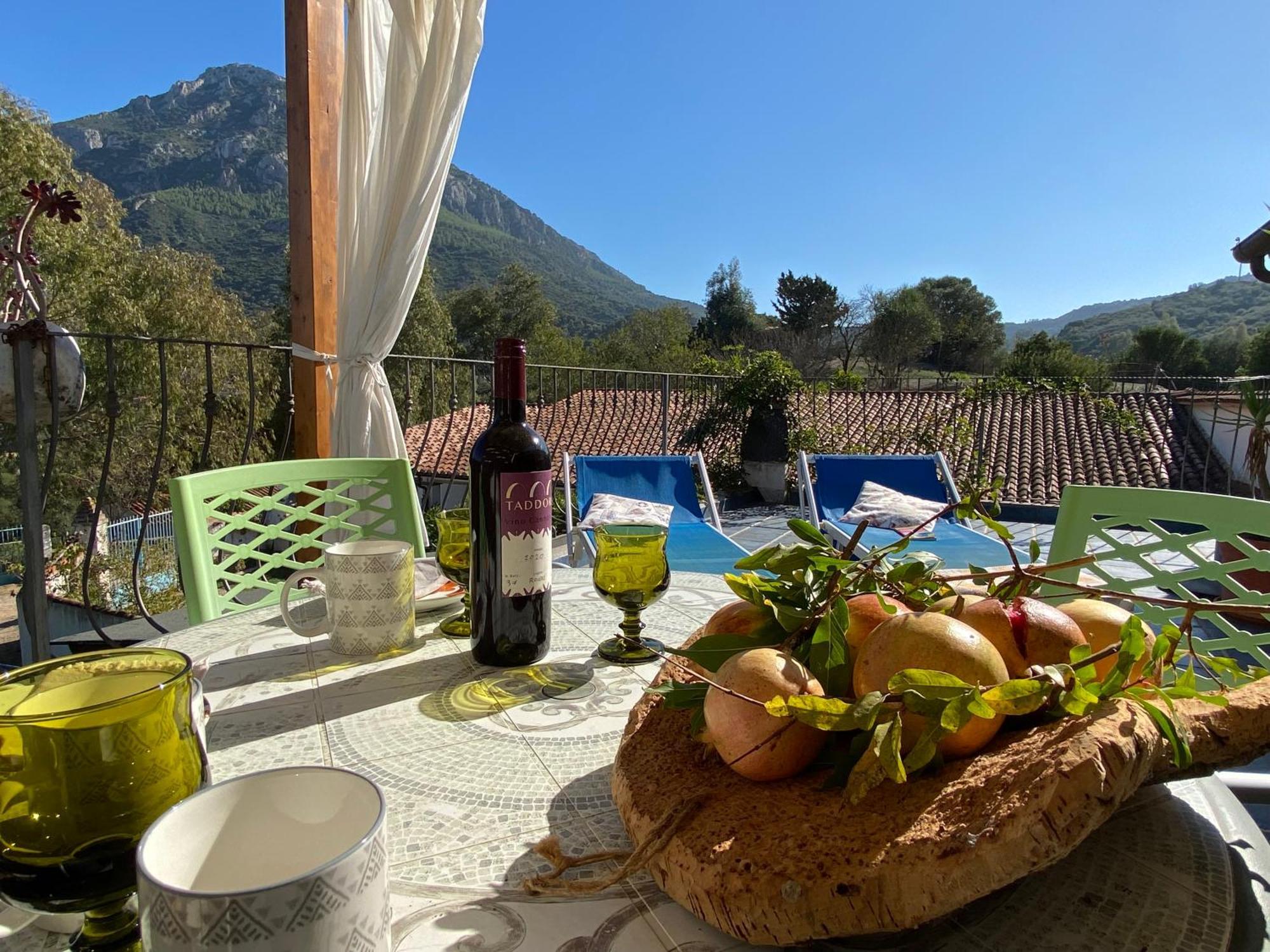 Taddore Green Lodge Galtellì Екстериор снимка